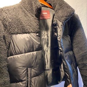 Black puffer coat with fleece🖤